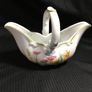 Vtg. Day Lily by Mann Small Pretty Floral Basket